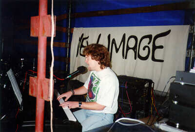 Chris Glarner der Piano Man. Gr&ouml;sserer Umfang von 17&frac14; KB
