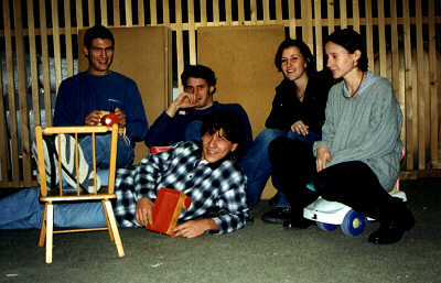Bandfoto von Cockroach. Grösserer Umfang von 21½ KB