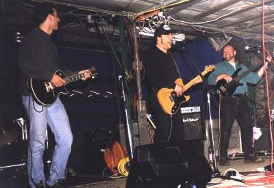 Die Band Juke Joint auf der Bühne. Grösserer Umfang von 18¾ KB