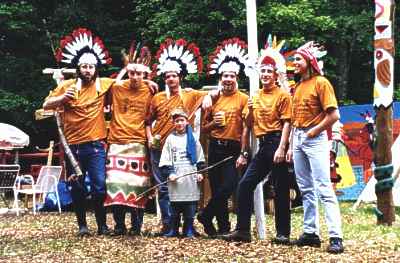 Gruppenbild der Crew-Mitglieder. Grösserer Umfang von 22 KB